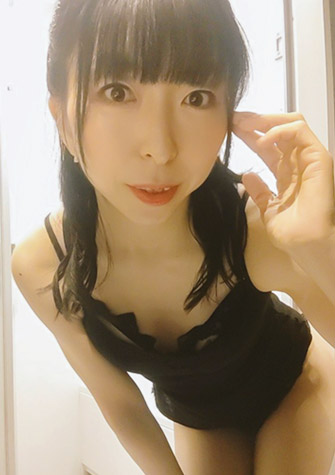 新山恵里加