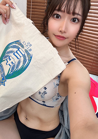葉月ひな