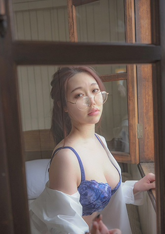 愛沢ともみ