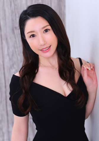明奈さゆり